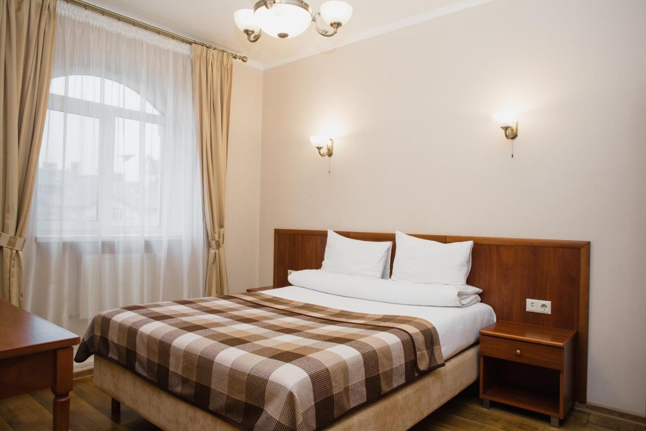Hotel Stanislaviv Iwano-Frankiwsk Exterior foto