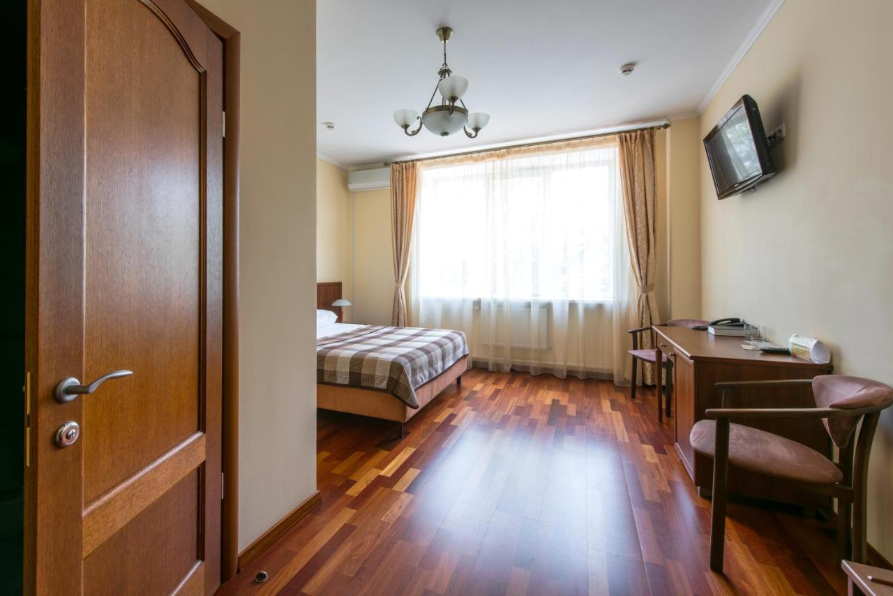 Hotel Stanislaviv Iwano-Frankiwsk Exterior foto