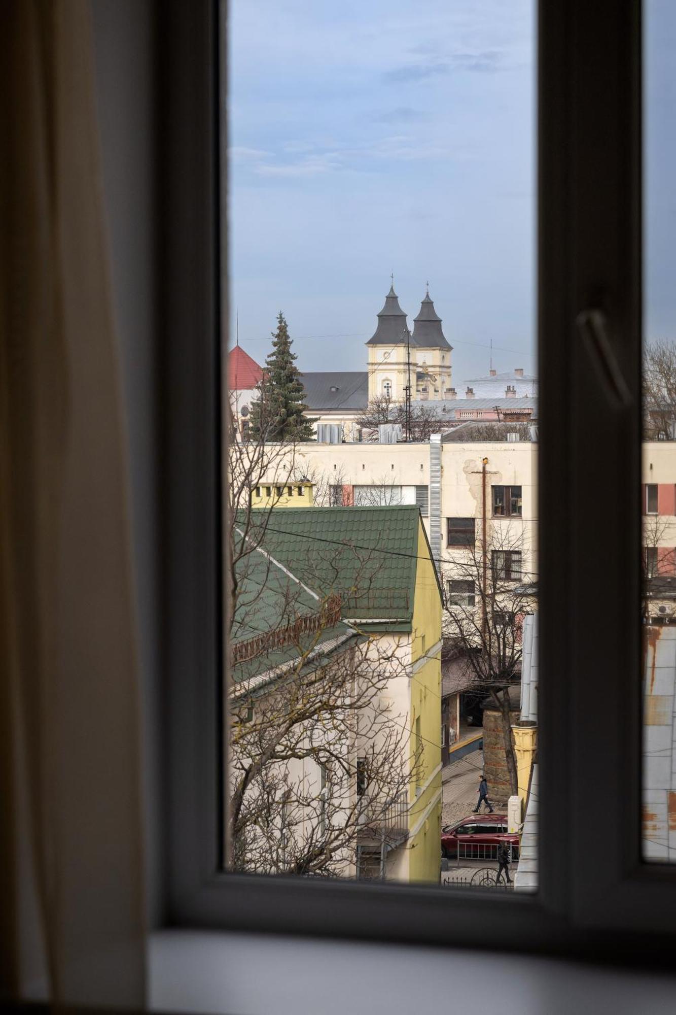 Hotel Stanislaviv Iwano-Frankiwsk Exterior foto