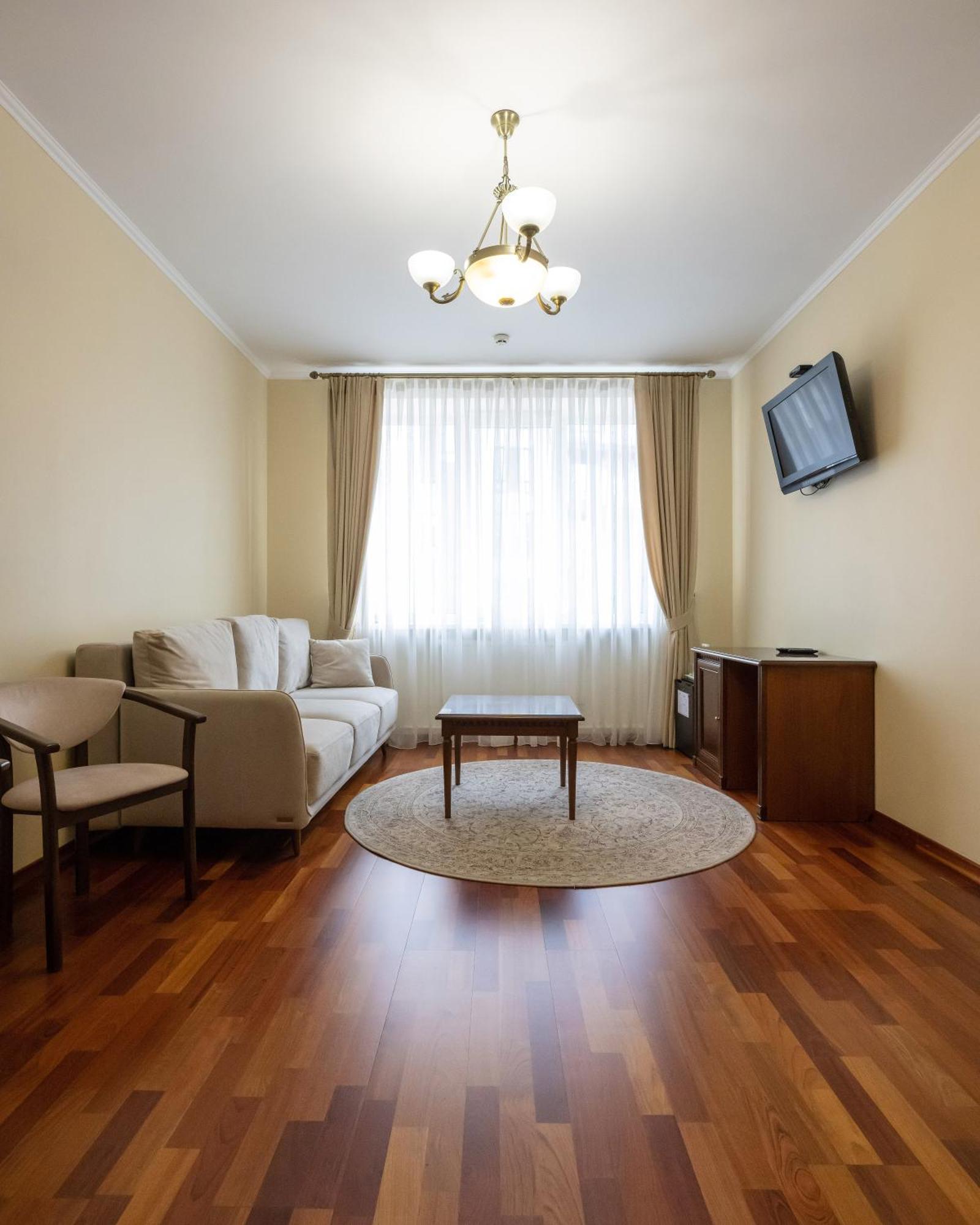 Hotel Stanislaviv Iwano-Frankiwsk Exterior foto