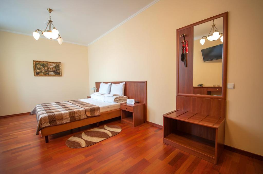 Hotel Stanislaviv Iwano-Frankiwsk Exterior foto