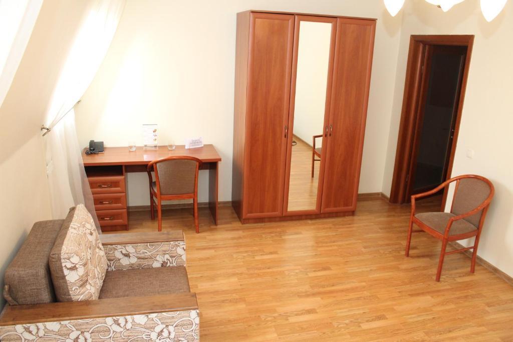 Hotel Stanislaviv Iwano-Frankiwsk Zimmer foto