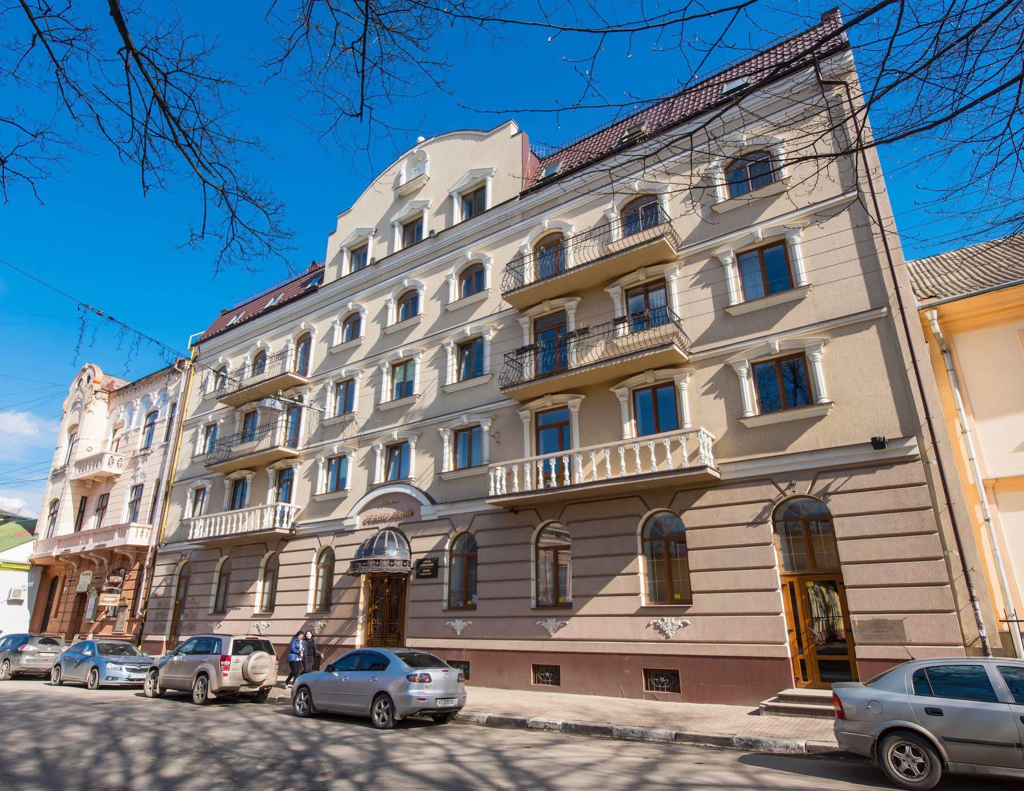 Hotel Stanislaviv Iwano-Frankiwsk Exterior foto